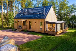 Exterior - Villa Pickala - Design - Seafront - Hot tub (Siuntio)