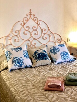 2 chambres, fer et planche à repasser, lit parapluie, Wi-Fi gratuit