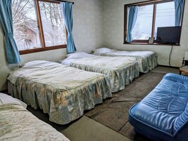 Basic Quadruple Room | Free WiFi