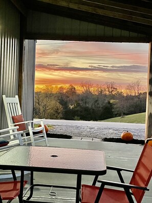 تناول الطعام بالخارج