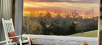 Countryside Inn, Located 9 mi. from the Ark Encounter-Fire pit and Barn games🐮🐮