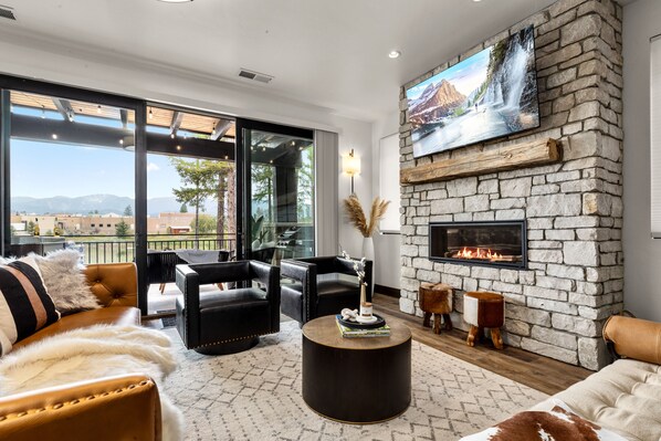 TV connectée, cheminée