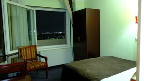 经济单人房 | 办公桌、免费 WiFi