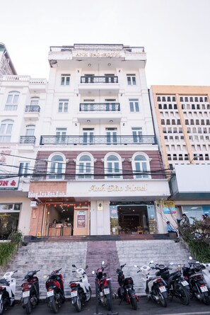 Front of property - Anh Dao Hotel Da Lat (Da Lat)