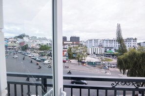 Exclusive Studio Suite, 1 Bedroom, City View | Street view - Anh Dao Hotel Da Lat (Da Lat)