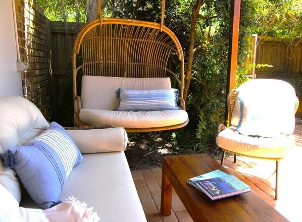 Terrace/patio - Secluded 3 bedroom hideaway, five minutes walk to Main Beach/Town Centre. (Byron Bay)