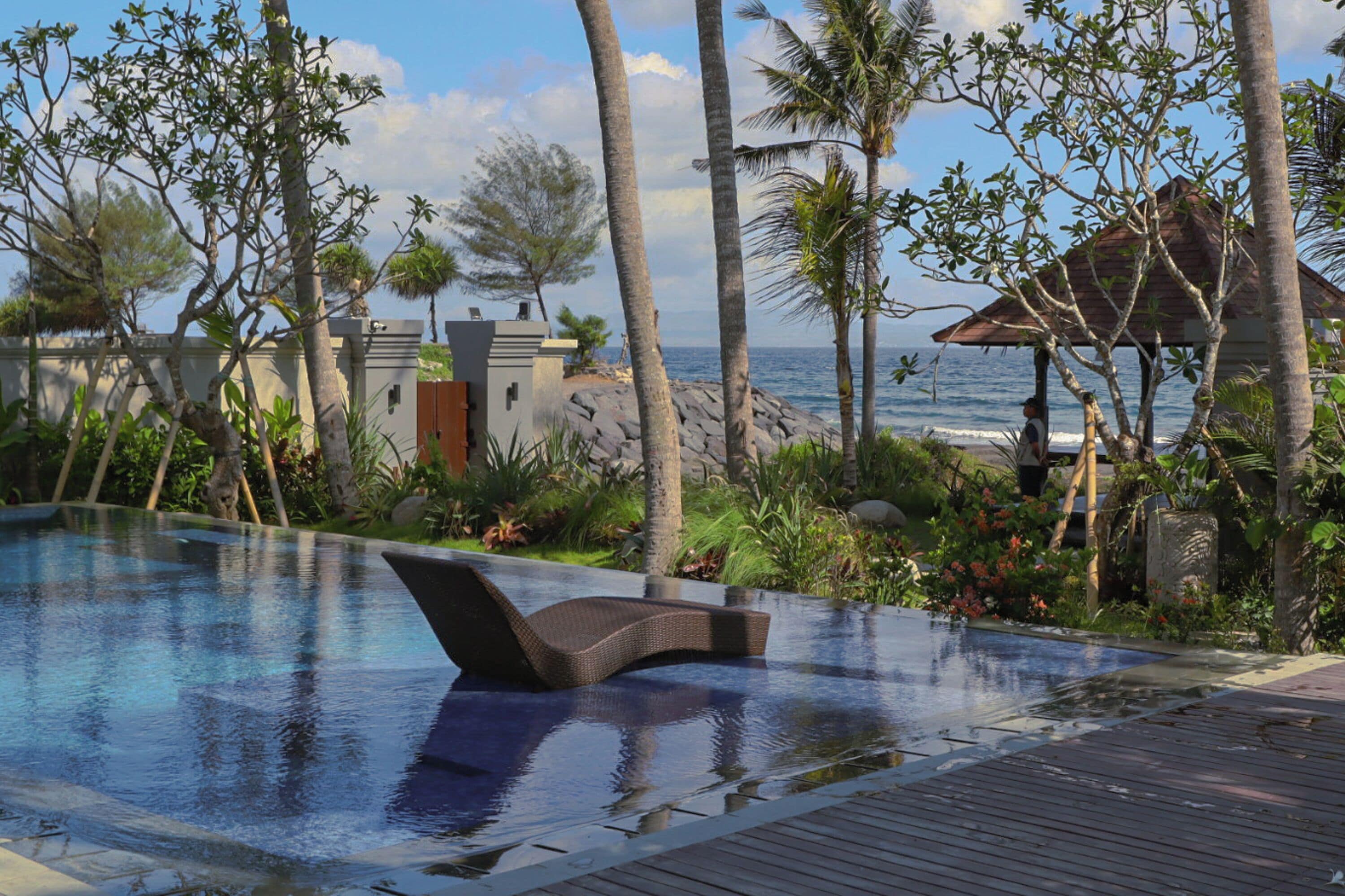 Outdoor pool, sun loungers