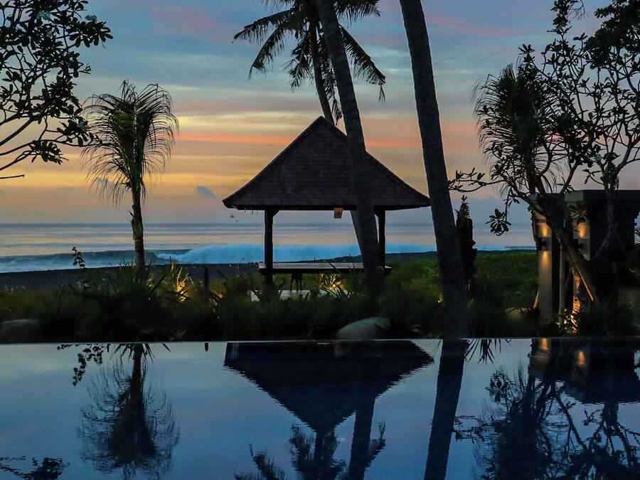 Outdoor pool, pool loungers