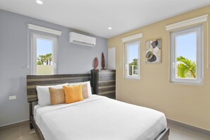 3 slaapkamers, een kluis op de kamer, een bureau