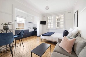 1 chambre, fer et planche à repasser, Wi-Fi gratuit, draps fournis
