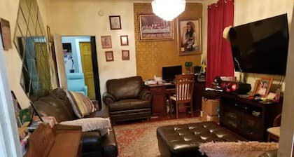 Sarge. Cozy. Beauitful. Place in.Flatbush. Bklyn. N. Y