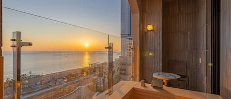 Sunrise Ocean Semi Ryokan (Ocean View Terrace+breakfast provided) | Vue depuis le balcon