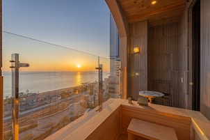 Sunrise Ocean Semi Ryokan (Ocean View Terrace+breakfast provided) | Vue depuis le balcon