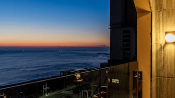 Deluxe Ocean View Double Room - High Floor | Utsikt fra balkong