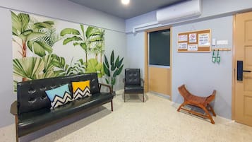 Signature Apartment | Living area | Smart TV, streaming services