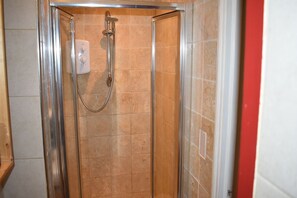 タオル、石鹸、シャンプー、トイレットペーパー