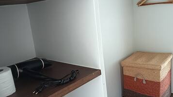 1 bedroom, desk, WiFi, bed sheets