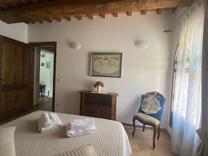 1 bedroom, iron/ironing board, travel cot, free WiFi