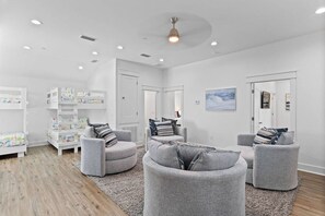 8 soverom, strykejern/-brett, reiseseng for barn og wi-fi