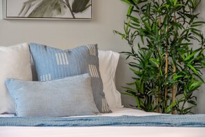 2 bedrooms, in-room safe, desk, iron/ironing board