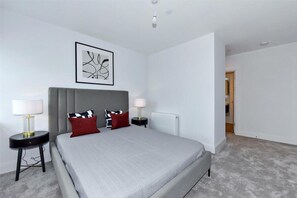 Apartamento, 2 camas de matrimonio | 2 dormitorios, tabla de planchar con plancha, wifi gratis y ropa de cama