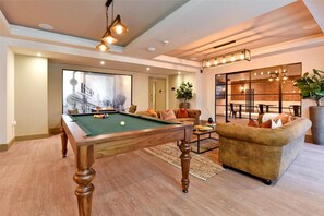 Apartment, 2 Queen Beds | Games room - Prestigious & Luxury 2-bed Apartment in Slough (Slough)