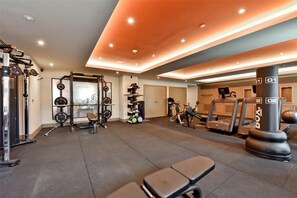 Departamento, 2 camas Queen size | Sala de fitness