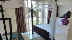 Premium bedding, desk, laptop workspace, WiFi (free)