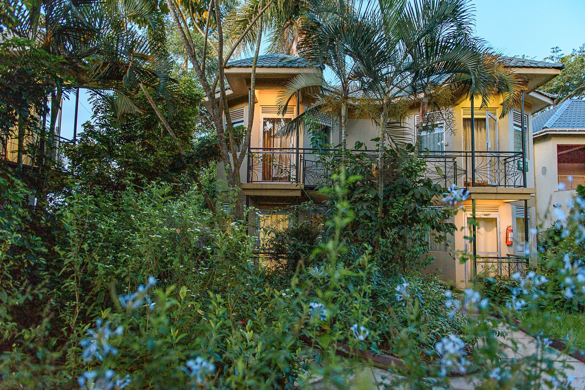 高級寢具、書桌、筆電工作空間、免費無線上網