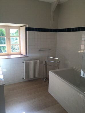 Douche, serviettes fournies