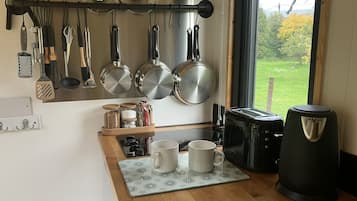 Cabin | Bếp riêng | Tủ lạnh, lò vi sóng, lò nướng, bếp nấu