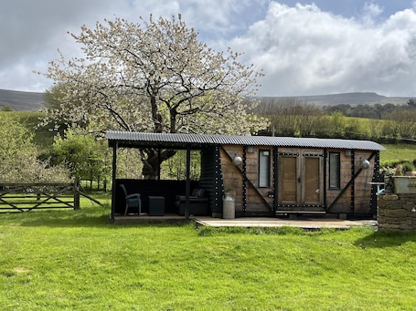 Cabin | Property grounds