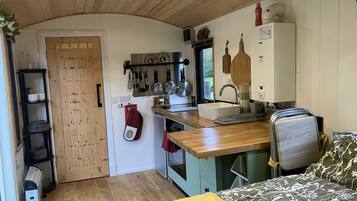 Cabin | 1 bedroom, bed sheets