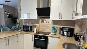 Apartment, 1 Queen Bed | Private kitchen - Great Escape - Stylish Apartment El Gouna Road (El Gouna)