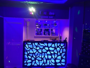 2 bars/lounges - Hôtel Les Arcades (Abomey-Calavi)