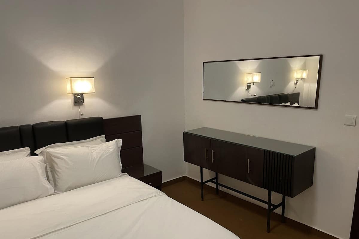 Exclusive Room, 1 King Bed, Non Smoking, City View | 1 bedroom, premium bedding, in-room safe, desk
