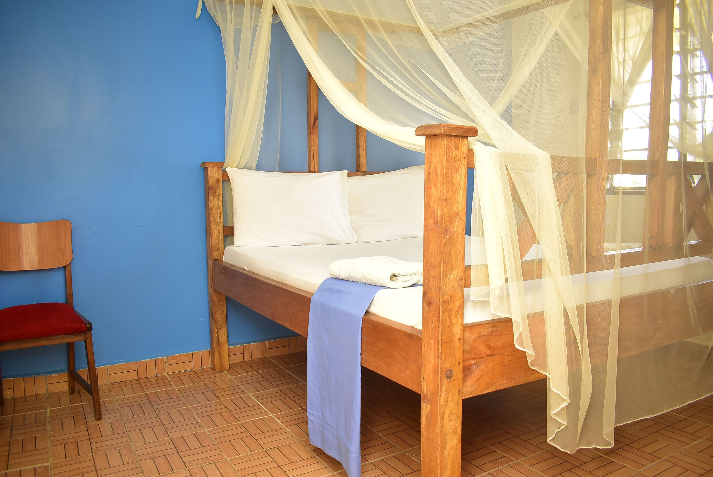 1 bedroom, bed sheets