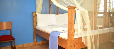 1 bedroom, bed sheets