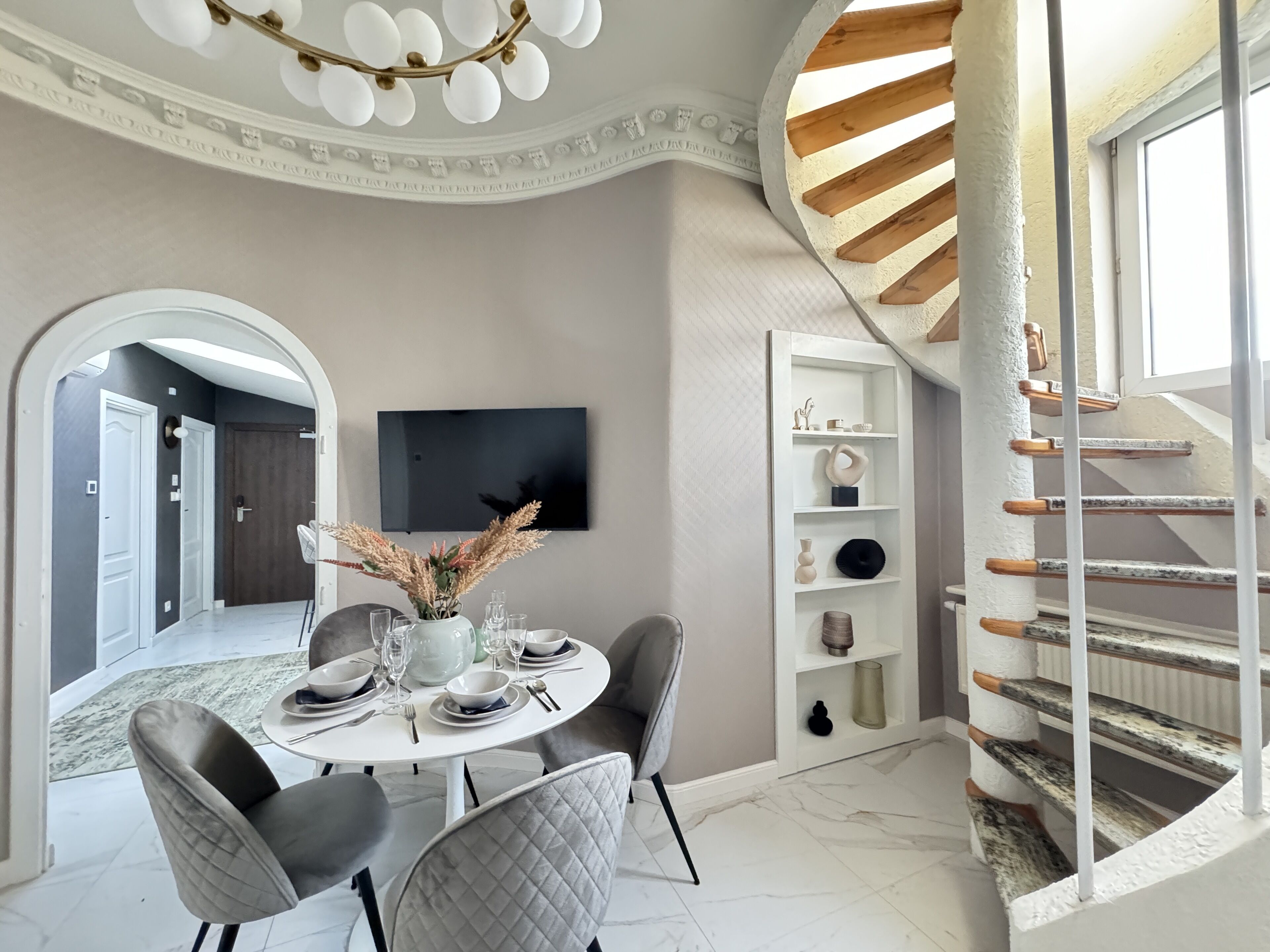 頂級公寓 | 客廳 | 50 吋智能電視連數碼電視頻道