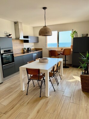 Fridge, microwave, oven, dishwasher