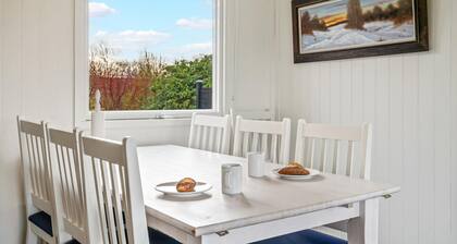 4 bedroom cozy home in Vinderup