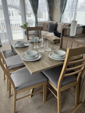 Cabin | Dining