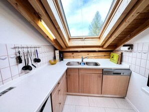 Geladeira, fogão, cooktop, lava-louças