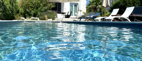 Piscine extérieure, piscine chauffée