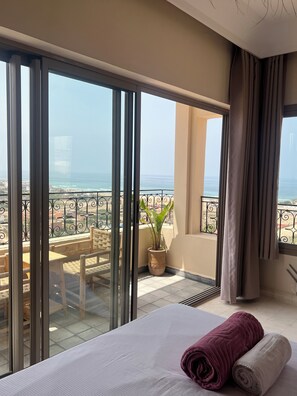 Suite – deluxe | Utsikt mot strand/hav