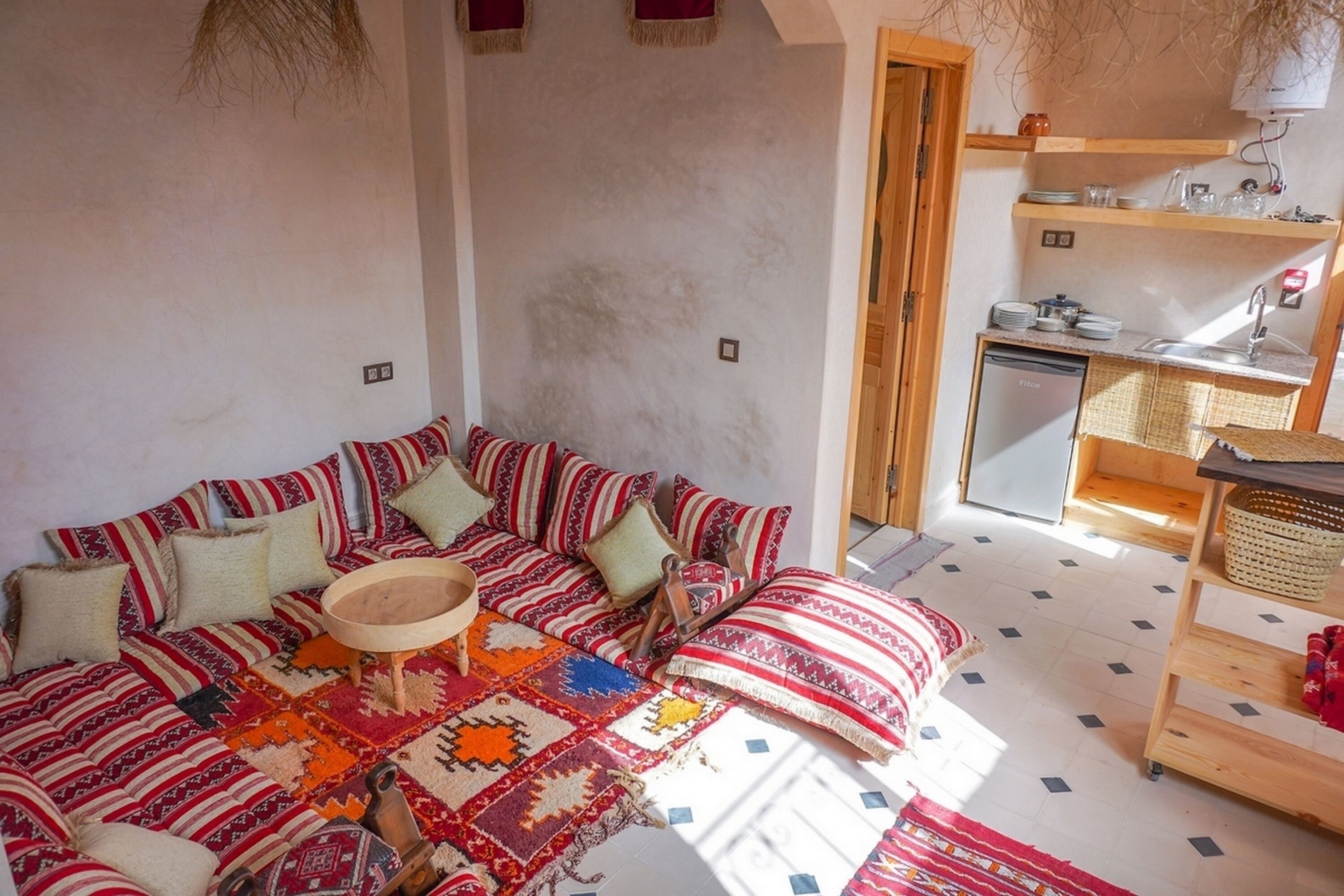 Basic Double or Twin Room | Private kitchen | Mini-fridge, cookware/dishes/utensils, paper towels, dining table