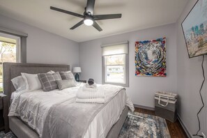 4 habitaciones, escritorio, tabla de planchar con plancha y wifi gratis 