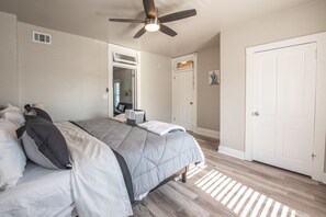 2 bedrooms, desk, iron/ironing board, free WiFi