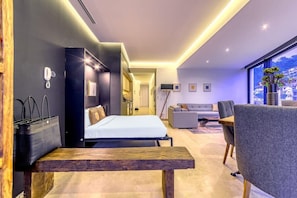 2 bedrooms, iron/ironing board, travel cot, WiFi