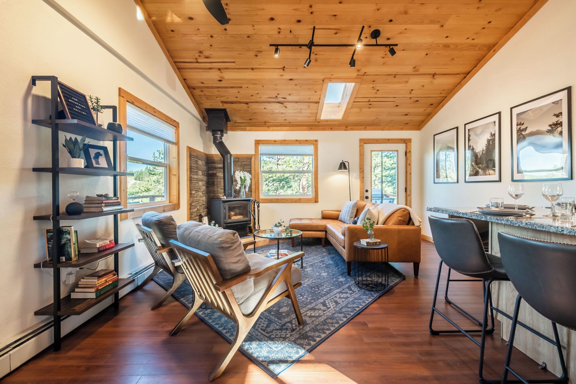 TV, fireplace, offices